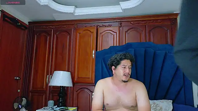 RoxyandAron2 online show from June 5, 11:27 am