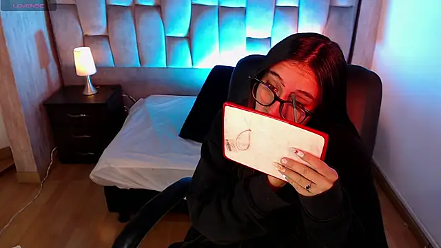 Bonnali lune online show from February 15, 12:59 pm