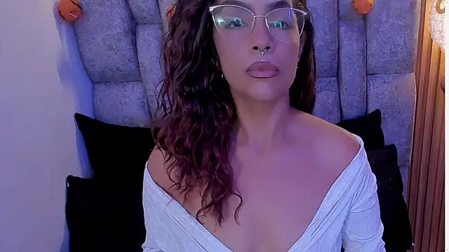 roxanne dl online show from October 14, 4:53 pm