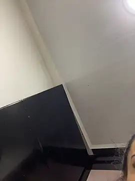 JuanitaMore01 online show from April 21, 9:00 pm