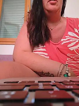 LaReginaNera online show from June 16, 6:42 pm