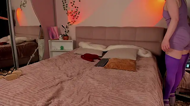 EmyRosaly online show from April 22, 10:40 pm