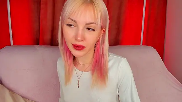 LisaFoxyMe online show from March 8, 2:04 am