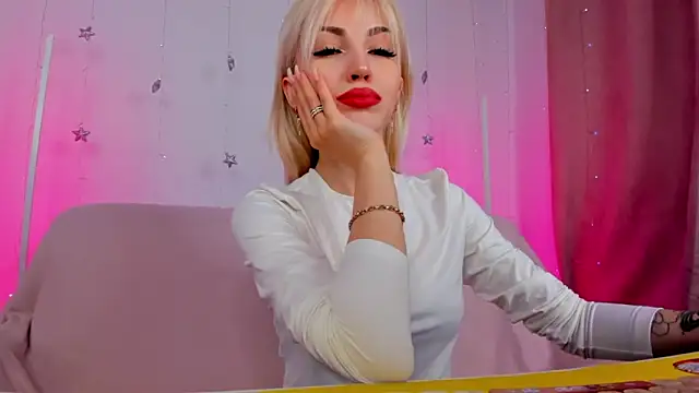 LisaFoxyMe online show from April 22, 1:46 am