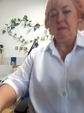 TerezaVelvet online show from September 22, 9:30 am