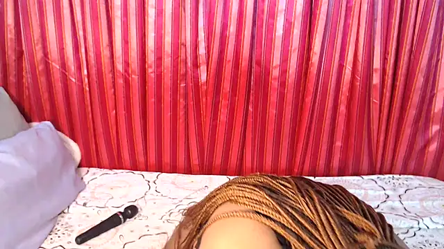 Snapshot of SexyEyes199 chatting on September 18, 5:11 pm SexyEyes199 online show from September 18, 5:11 pm