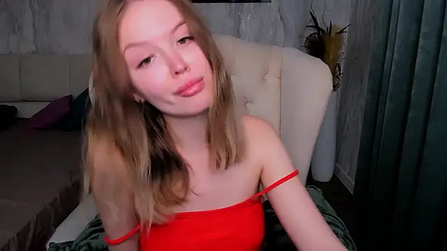 Snapshot of LaurennHill chatting on October 5, 12:26 am LaurennHill online show from October 5, 12:26 am