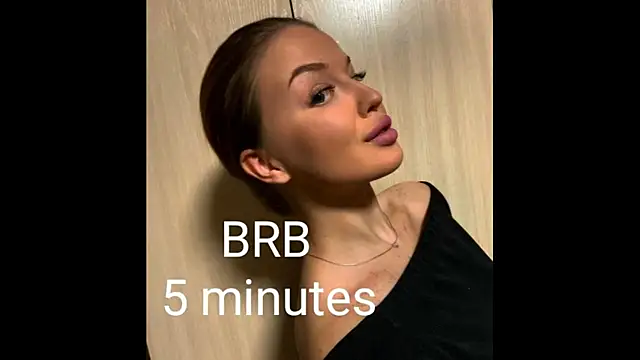 Snapshot of LaurennHill chatting on September 14, 12:30 am LaurennHill online show from September 14, 12:30 am