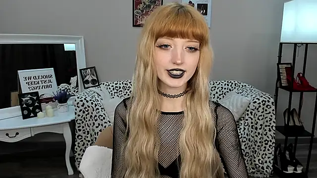 MistyMarlo online show from April 22, 6:38 pm