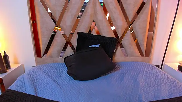 Katy ortiiz online show from April 21, 12:12 pm