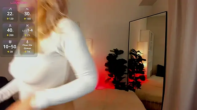 Julia Giulia online show from June 19, 8:12 pm