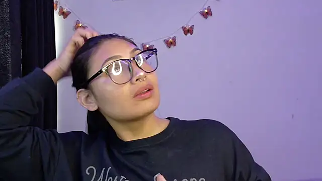 Linda andrew online show from April 6, 4:30 pm