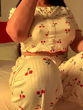 OnlyRima online show from October 7, 9:30 pm