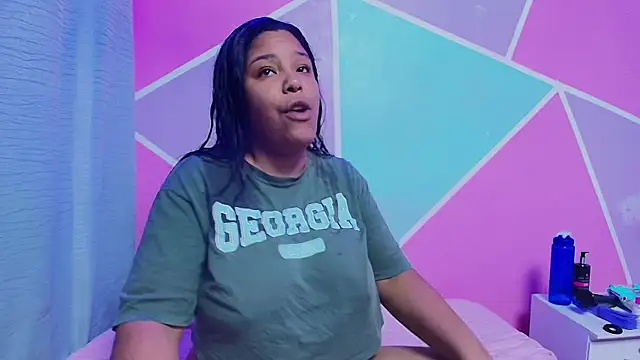 naomi campbel  online show from April 26, 1:53 pm