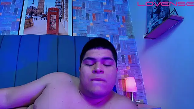 naomi campbel  online show from March 27, 8:20 pm