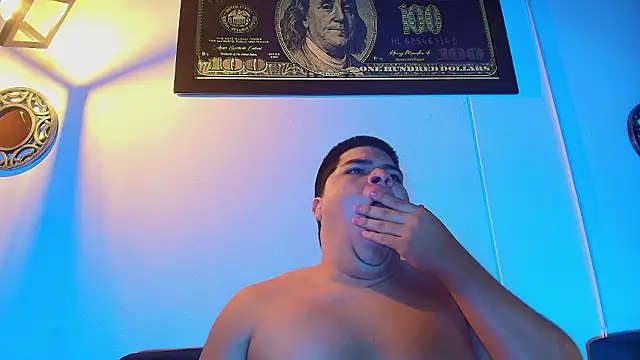 naomi campbel  online show from March 25, 8:34 pm