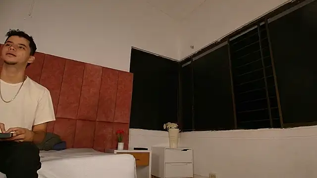 HellAndDante  online show from March 8, 2:04 am