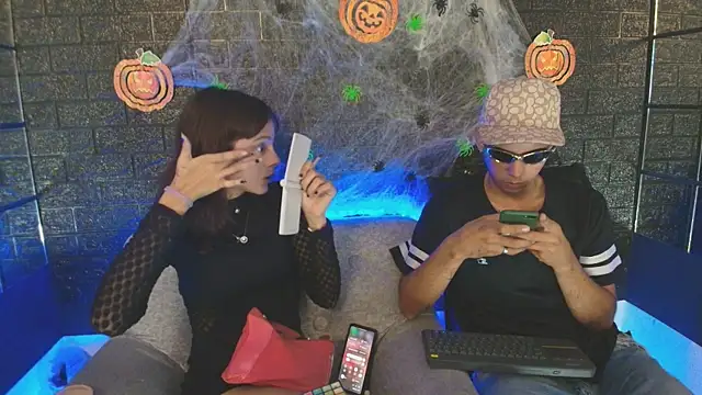 HellAndDante  online show from October 21, 11:53 pm