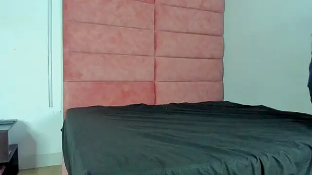 Snapshot of HellAndDante_ chatting on October 13, 11:51 pm HellAndDante online show from October 13, 11:51 pm
