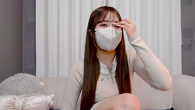  YUI CHAN  online show from January 18, 11:17 am