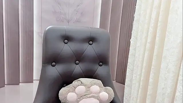 Shenlly online show from April 25, 1:19 am