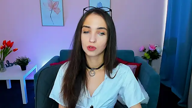 Snapshot of EllaSteele chatting on September 19, 1:43 pm EllaSteele online show from September 19, 1:43 pm