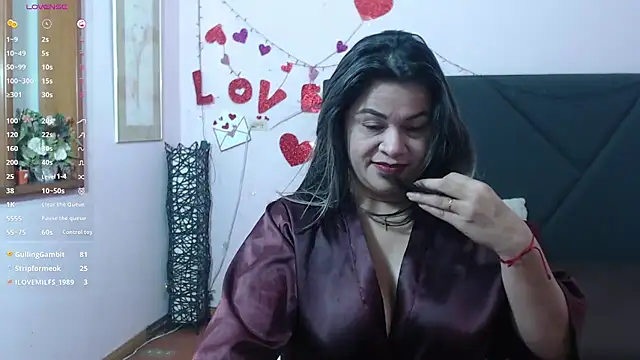 pamela echeverria online show from April 25, 12:41 pm