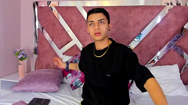 NickandAbby  online show from December 17, 1:48 pm