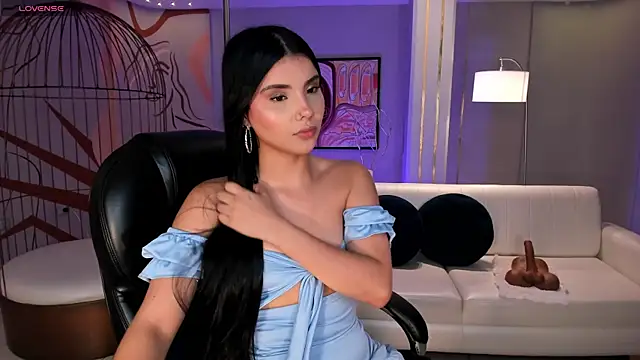 MiaLaurence online show from March 3, 7:31 pm