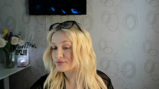 Julliakoill online show from March 13, 9:54 am