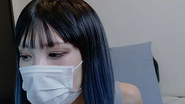 sarina at online show from April 26, 9:29 am