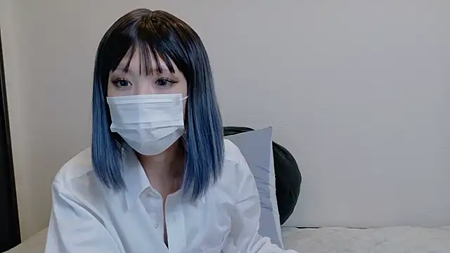 sarina at online show from April 24, 9:34 am