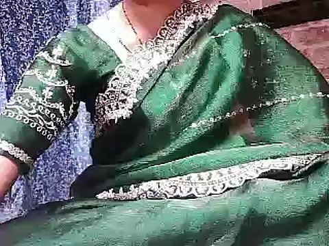 ROSE GOLDE online show from March 15, 2:30 pm