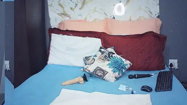 CouplesX96xx online show from April 24, 3:04 pm