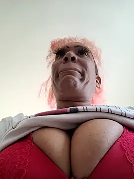 iamlalamilano online show from April 25, 3:42 pm