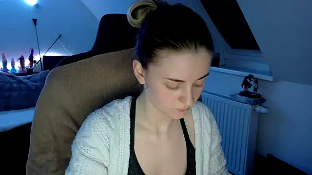 Melly4You online show from April 26, 9:23 pm