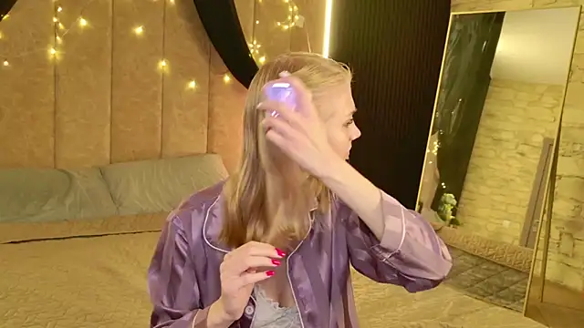 4example Chloe online show from June 3, 5:52 am