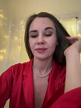 LucieMack online show from April 27, 1:41 pm