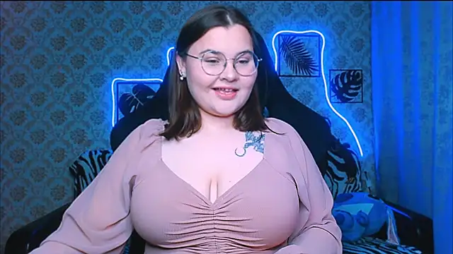 Snapshot of InLoveWithLife26 chatting on October 14, 7:27 pm InLoveWithLife26 online show from October 14, 7:27 pm