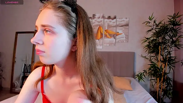 Camilla Kelly online show from February 22, 6:58 am