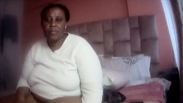 HUGEASSXXXXX online show from April 25, 5:43 am