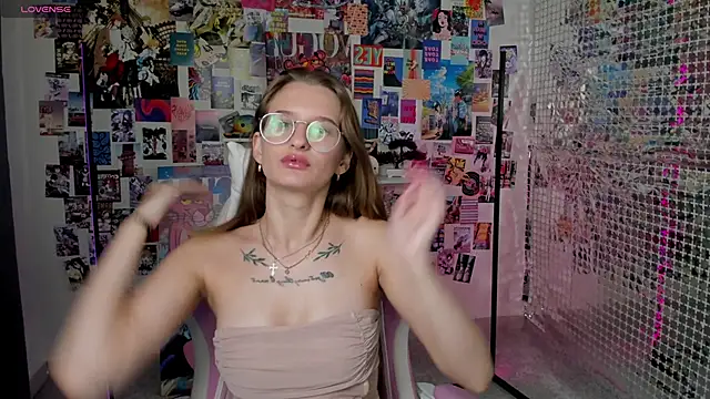 Maryyy May online show from September 9, 5:02 pm