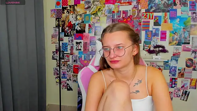 Maryyy May online show from October 8, 10:03 pm
