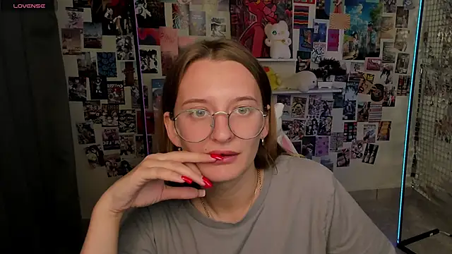 Maryyy May online show from September 16, 4:59 pm