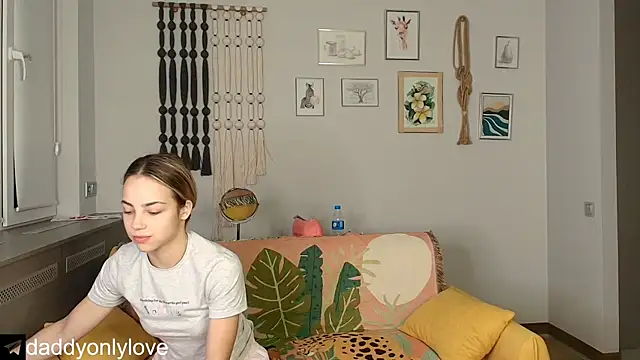 daddyonlyloveme online show from October 24, 8:16 pm