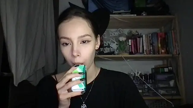 Snapshot of Yuna5343 chatting on October 9, 9:19 pm Yuna5343 online show from October 9, 9:19 pm