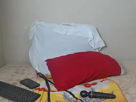  SweetLips  online show from November 16, 8:20 pm