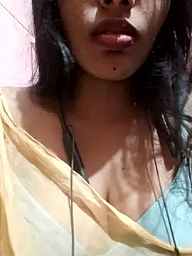 Snapshot of kaviyaponnu0987 chatting on October 2, 8:03 pm kaviyaponnu0987 online show from October 2, 8:03 pm