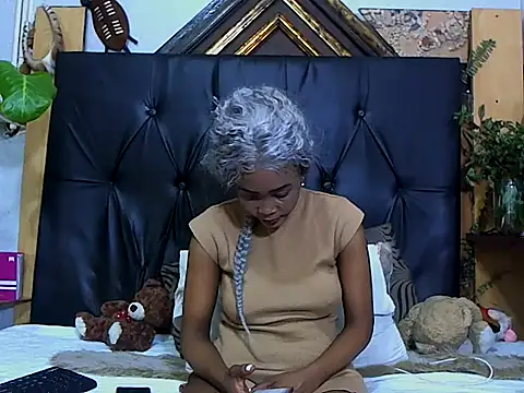 Juicy Candy-Reloaded online show from April 25, 7:00 pm