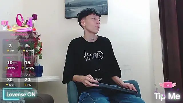 LiamBrown09 online show from January 9, 12:42 pm